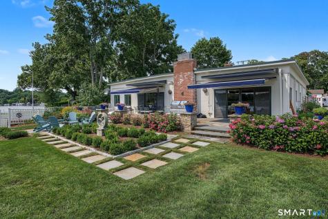 15 Novelty Lane Essex CT 06426