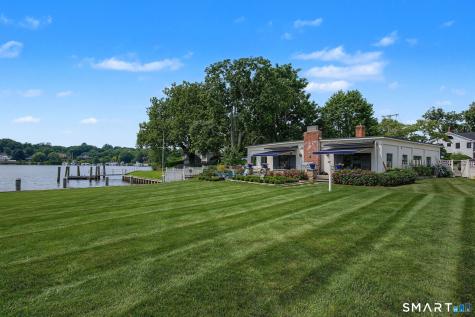 15 Novelty Lane Essex CT 06426