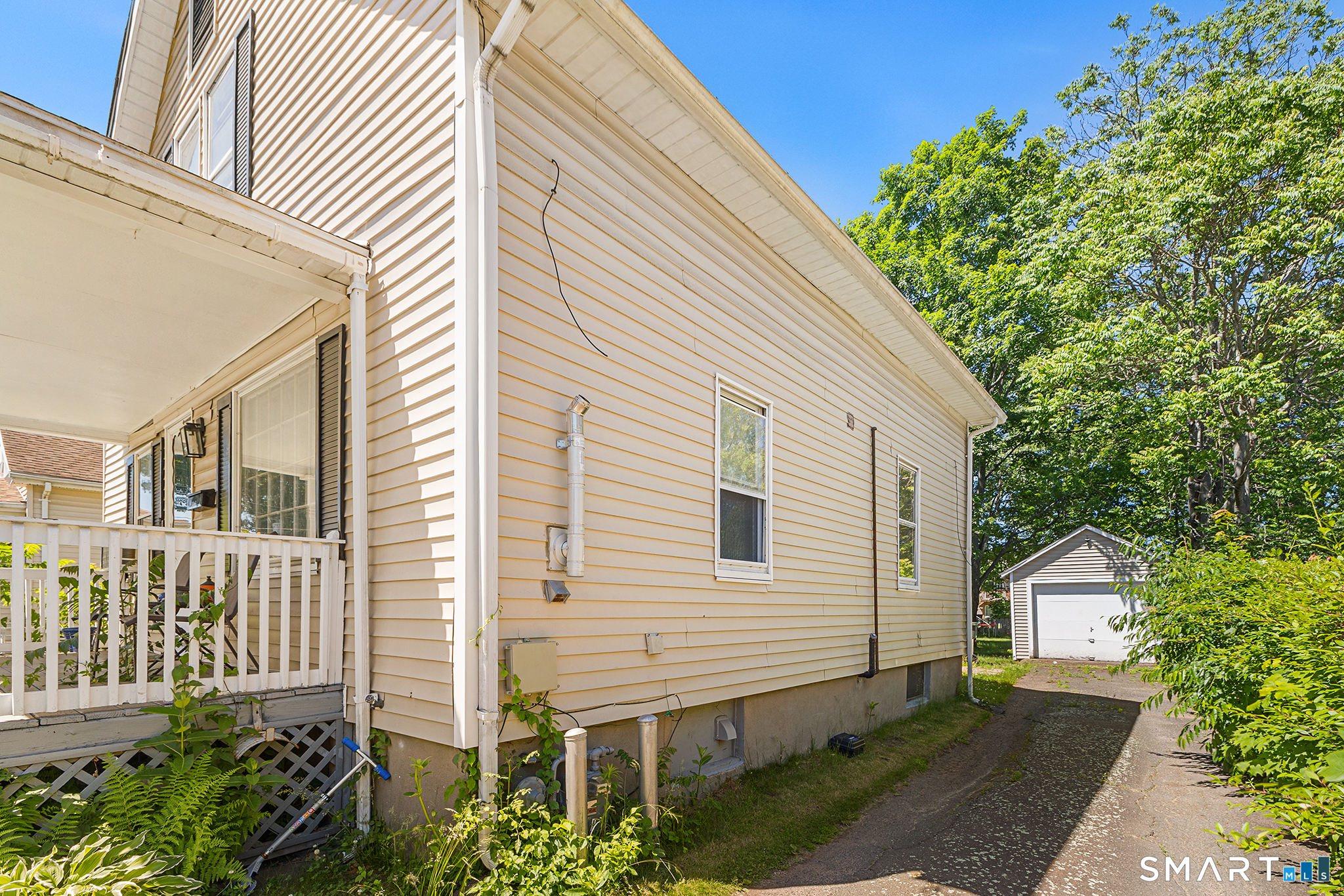 17 Whitney Street East Hartford CT 06118