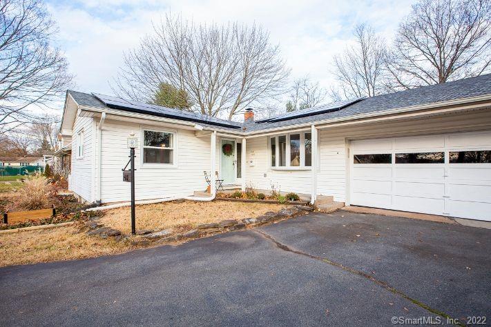 43 Village Circle Hamden CT 06514