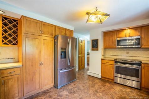 39 Winslow Road Cheshire CT 06410