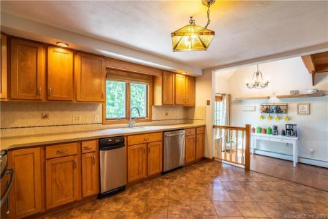 39 Winslow Road Cheshire CT 06410