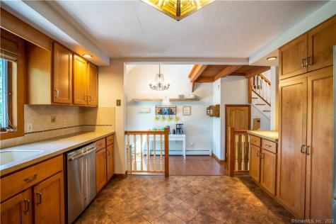 39 Winslow Road Cheshire CT 06410