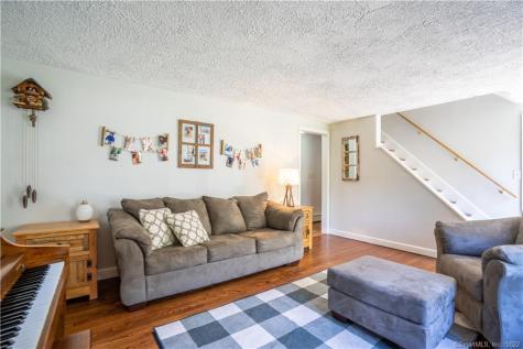 39 Winslow Road Cheshire CT 06410