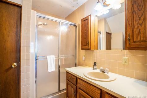 39 Winslow Road Cheshire CT 06410