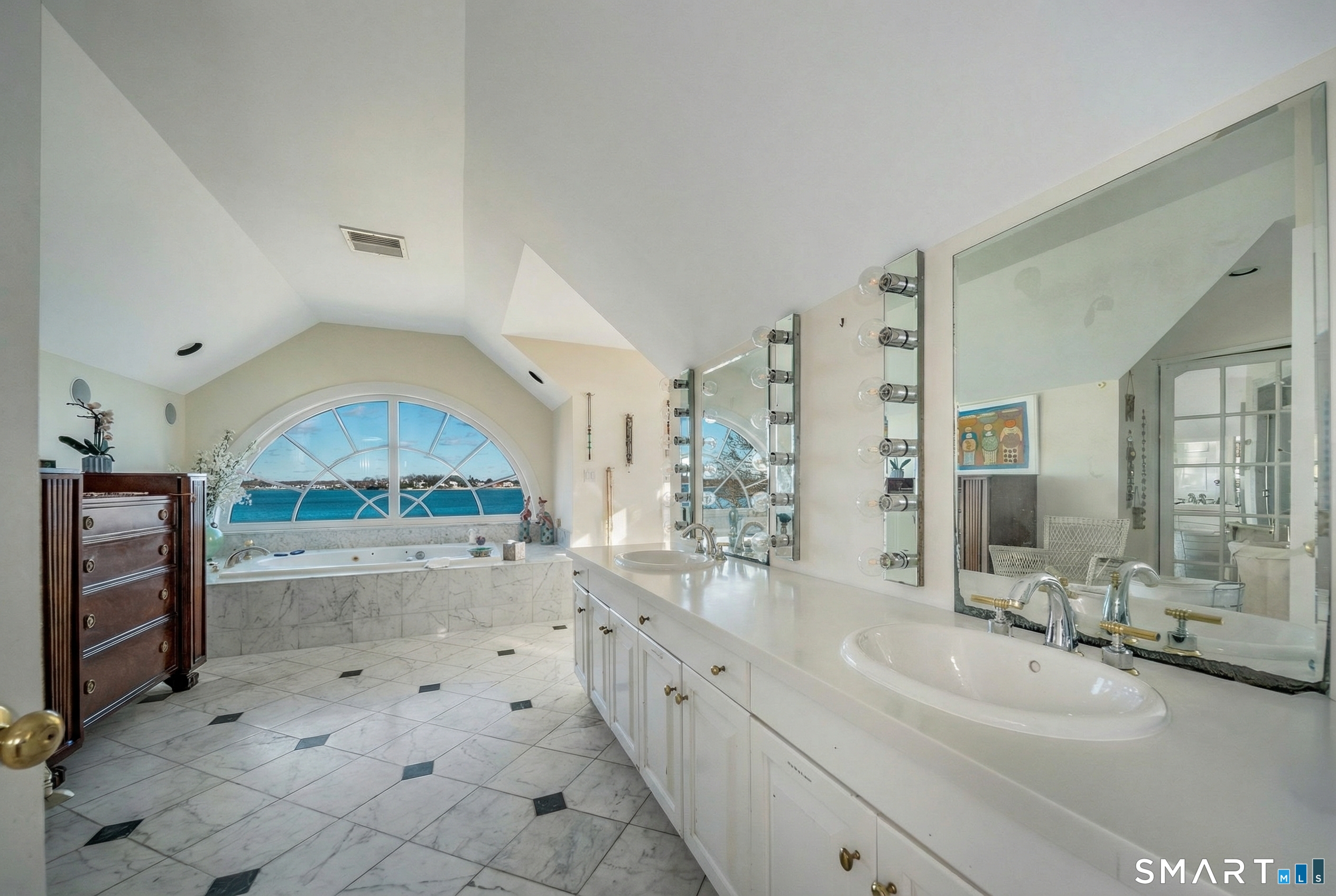 84 Johnsons Point Road Branford CT 06405