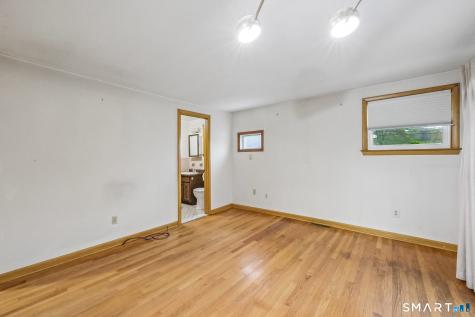 6 Anne Avenue Seymour CT 06483