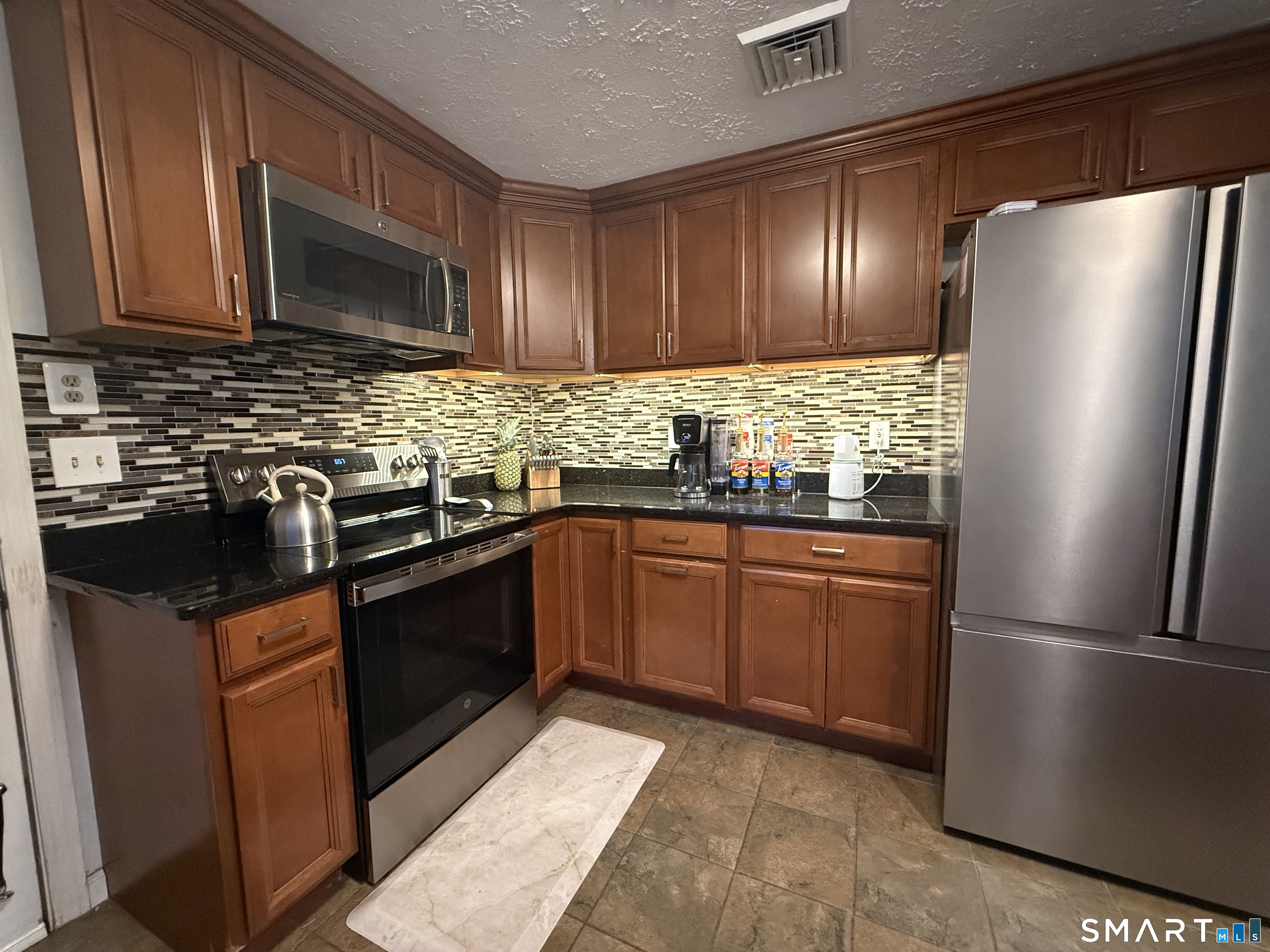 29 Maude Circle Windsor CT 06095