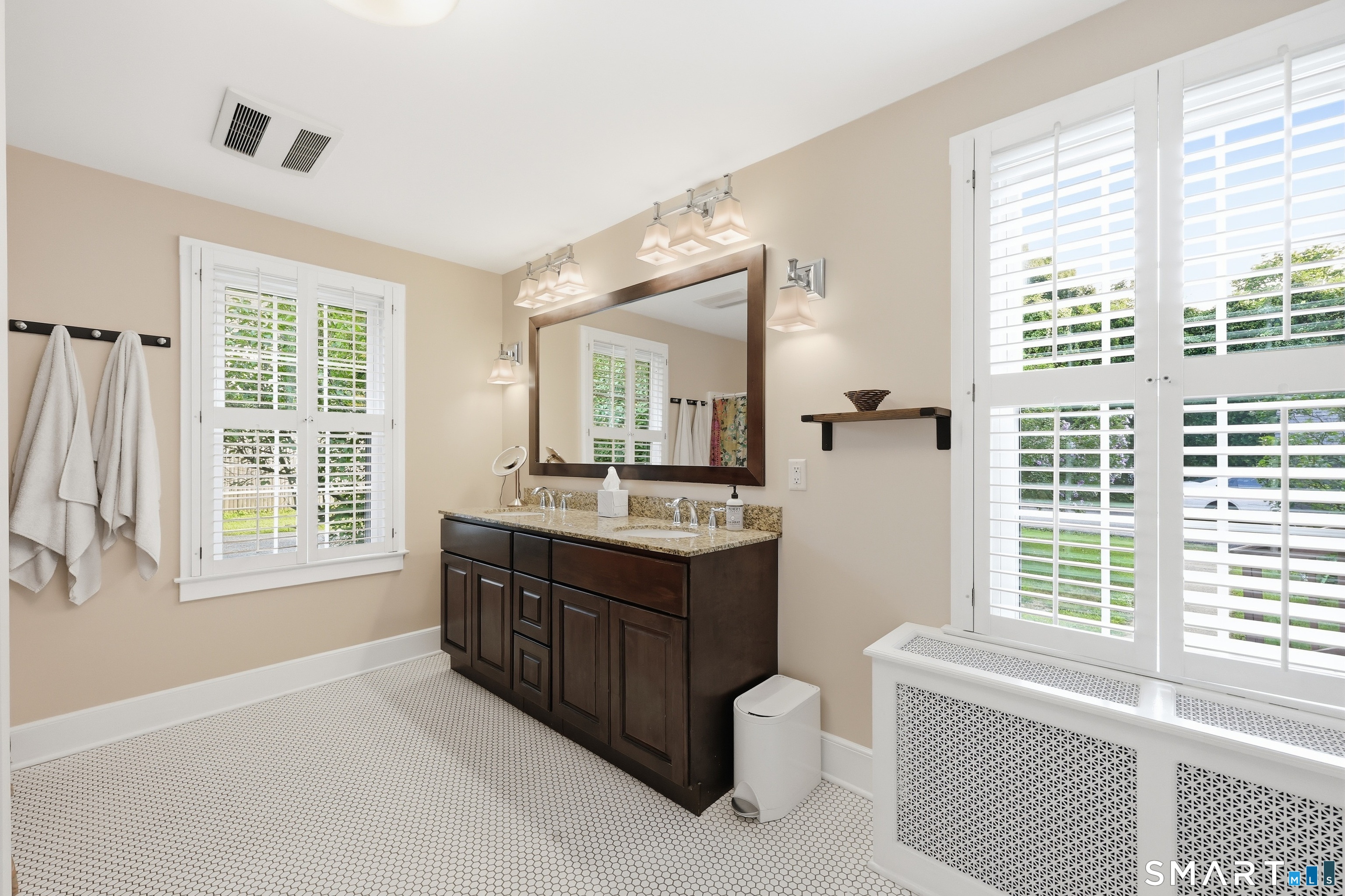 126 Main Street East Hampton CT 06424