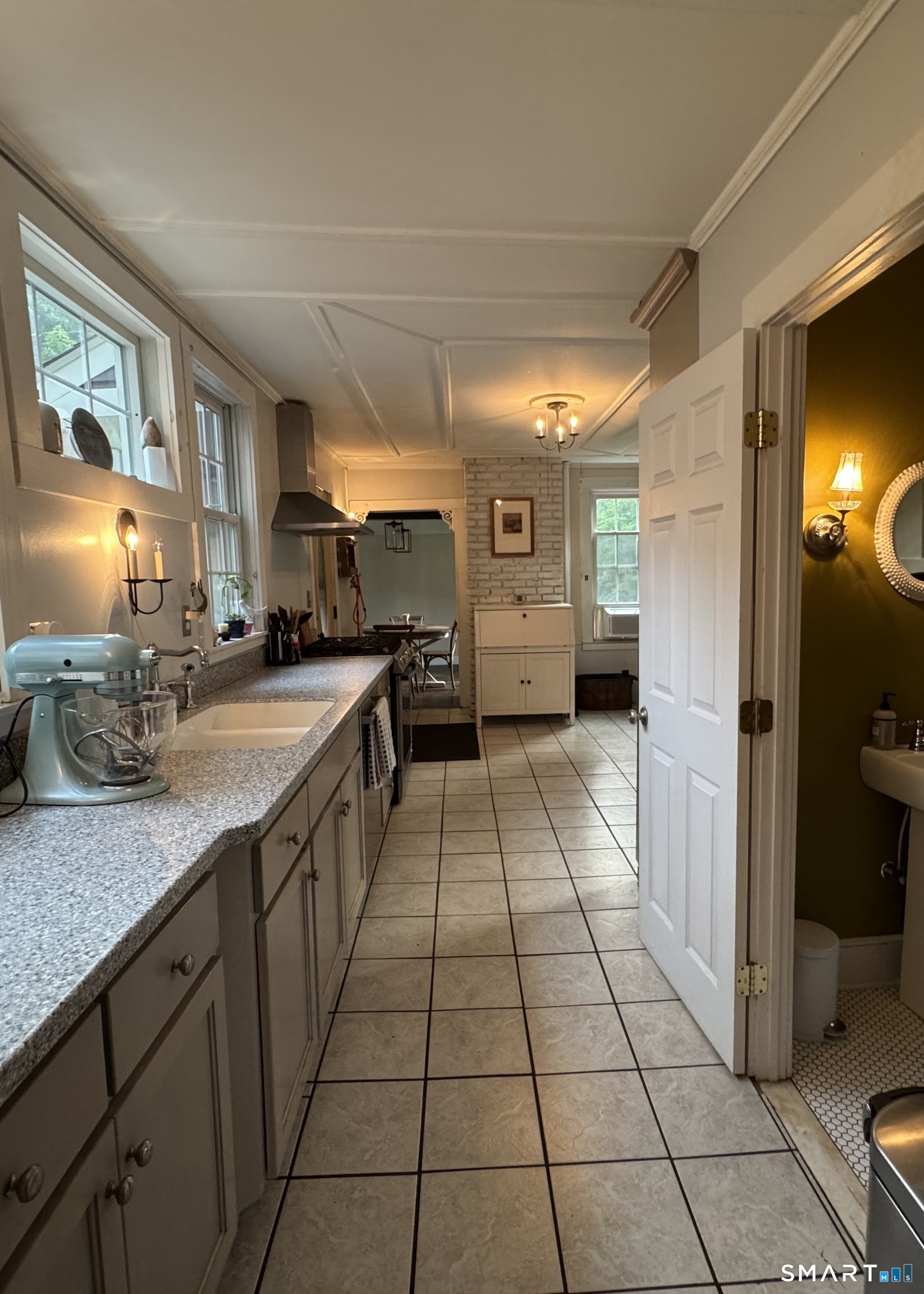 124 Main Street East Hampton CT 06424