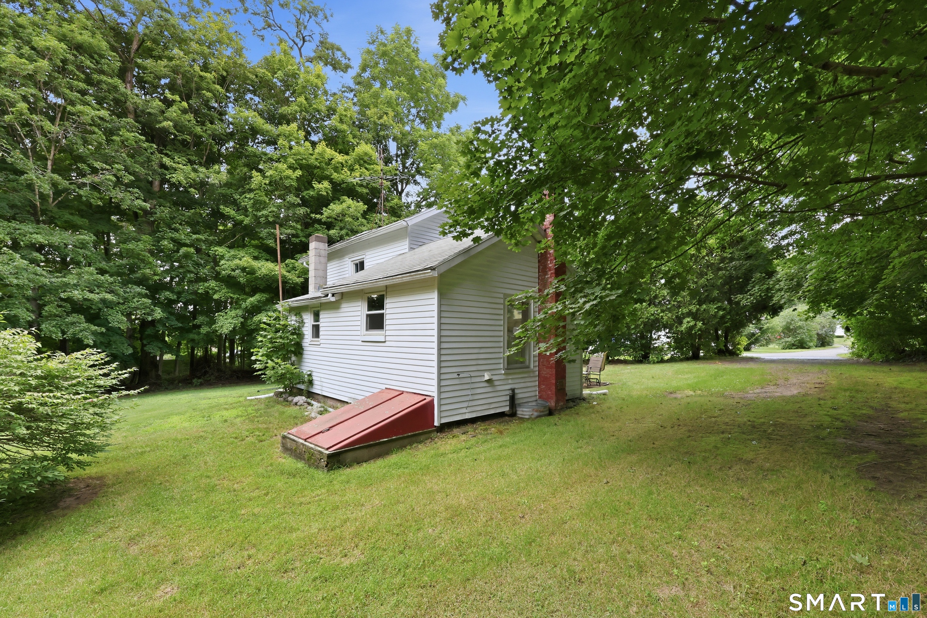 126 Main Street East Hampton CT 06424