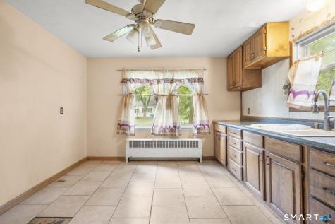 98 Colombus Street Manchester CT 06042