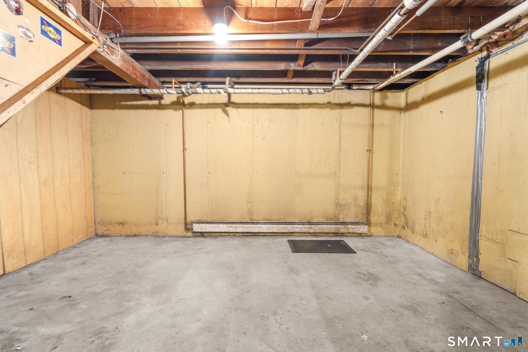 98 Colombus Street Manchester CT 06042