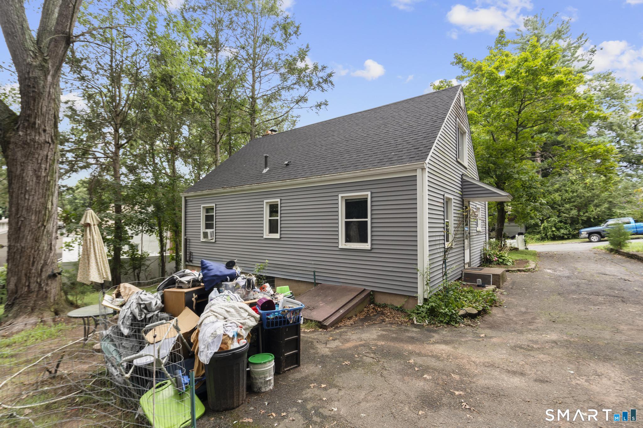 98 Colombus Street Manchester CT 06042