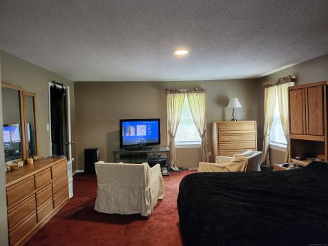 39 Loren Circle Windsor CT 06095