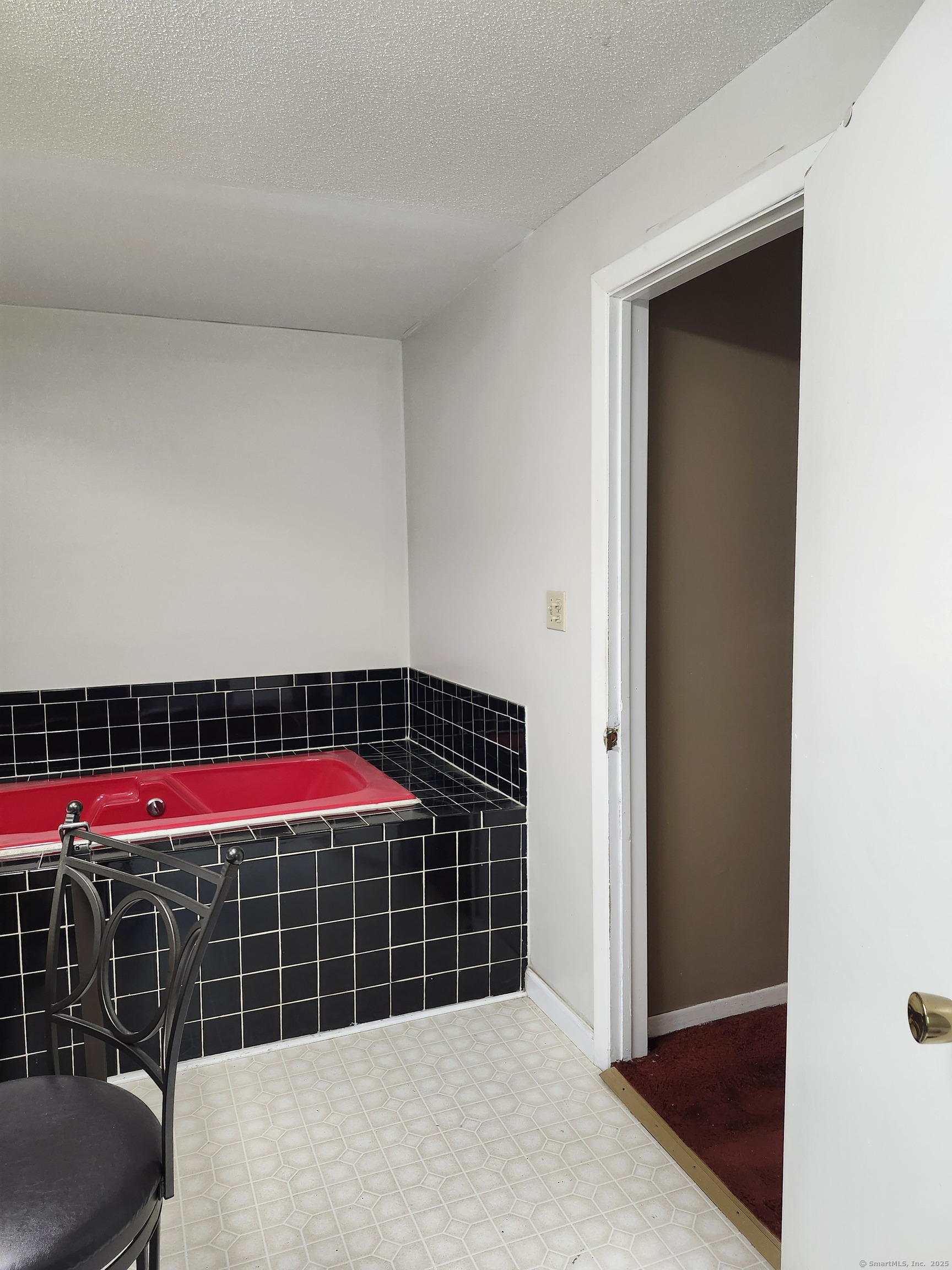 39 Loren Circle Windsor CT 06095