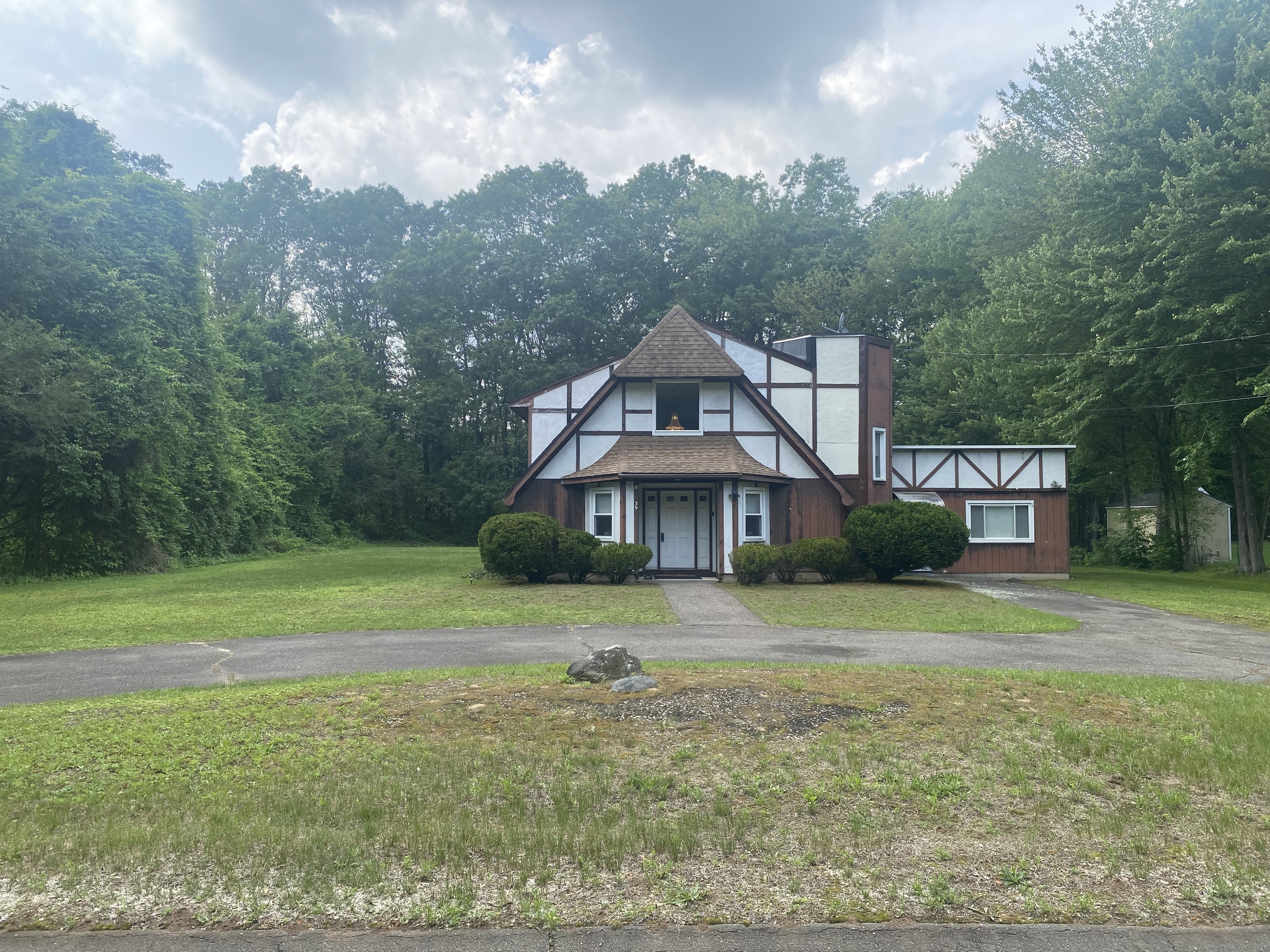 39 Loren Circle Windsor CT 06095