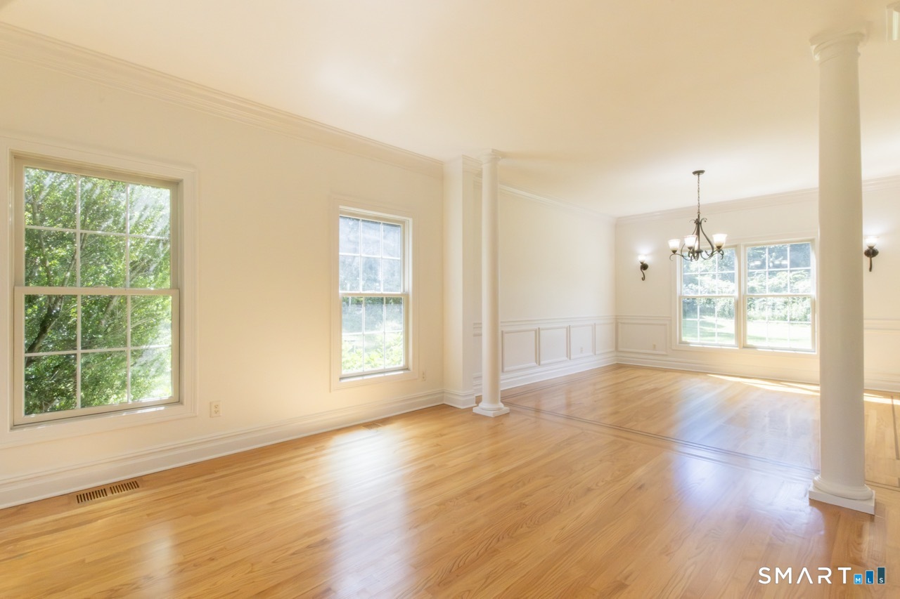 24 Plum Tree Lane Trumbull CT 06611
