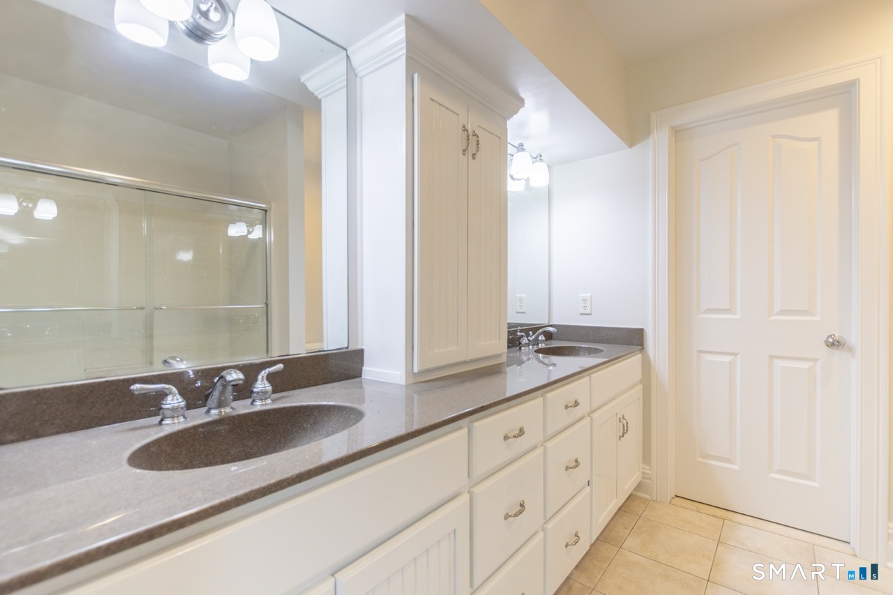 24 Plum Tree Lane Trumbull CT 06611