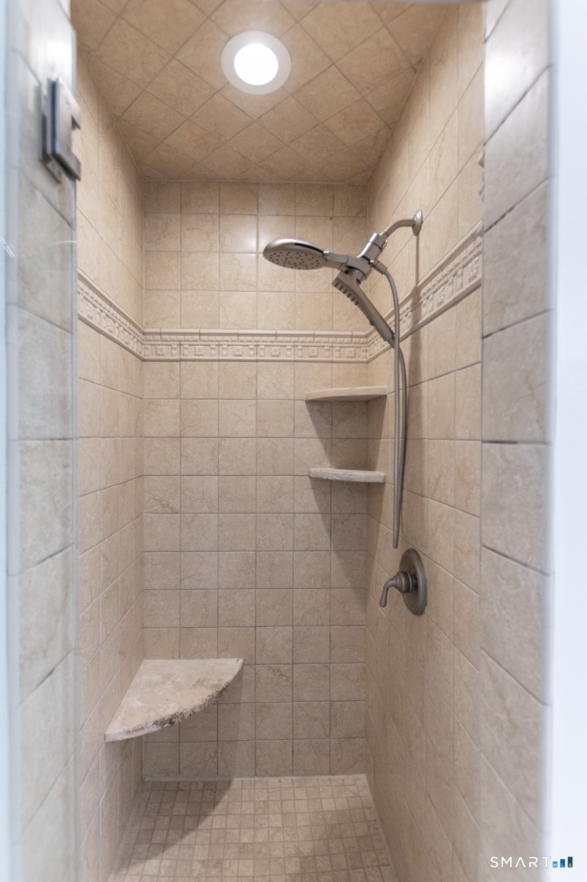 24 Plum Tree Lane Trumbull CT 06611