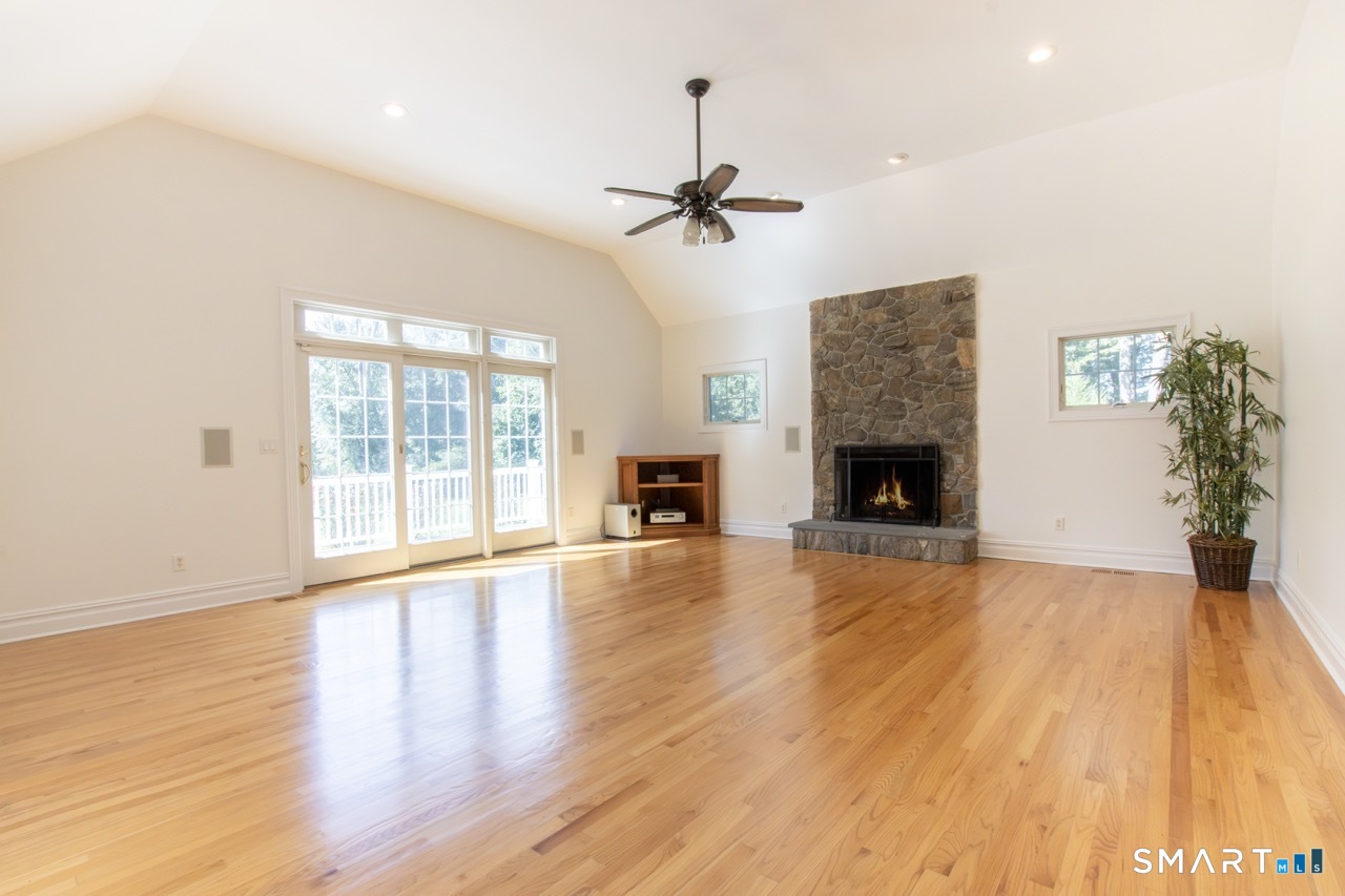 24 Plum Tree Lane Trumbull CT 06611