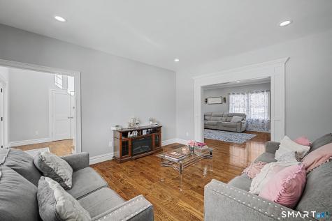 4 Sunnyview Terrace Newtown CT 06482