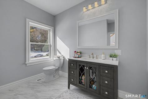 4 Sunnyview Terrace Newtown CT 06482