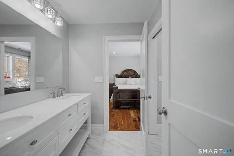 4 Sunnyview Terrace Newtown CT 06482