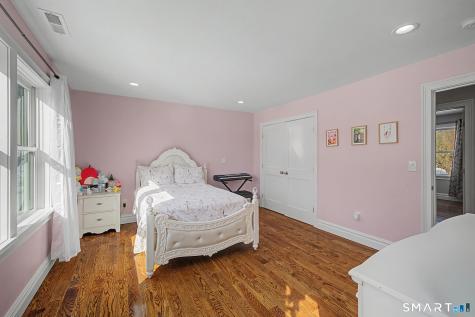 4 Sunnyview Terrace Newtown CT 06482