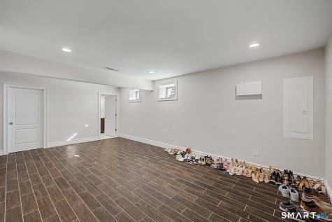 4 Sunnyview Terrace Newtown CT 06482