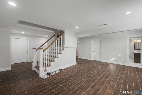 4 Sunnyview Terrace Newtown CT 06482