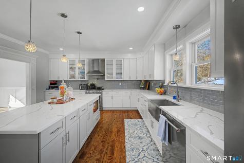 4 Sunnyview Terrace Newtown CT 06482