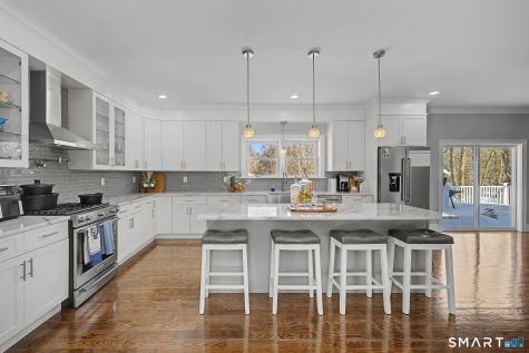 4 Sunnyview Terrace Newtown CT 06482