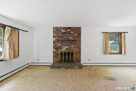 19 Holmes Road East Lyme CT 06333