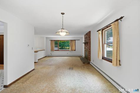 19 Holmes Road East Lyme CT 06333