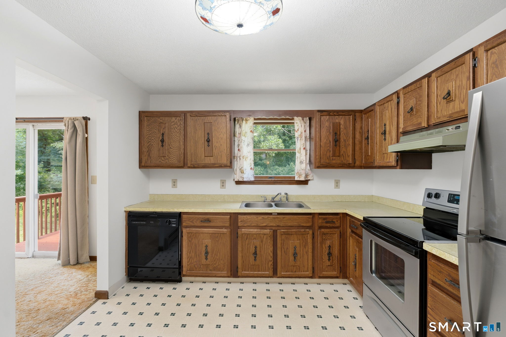 19 Holmes Road East Lyme CT 06333