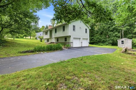 19 Holmes Road East Lyme CT 06333