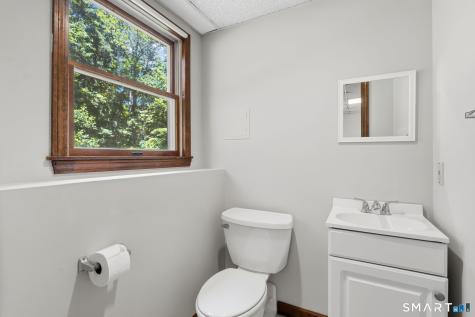 19 Holmes Road East Lyme CT 06333