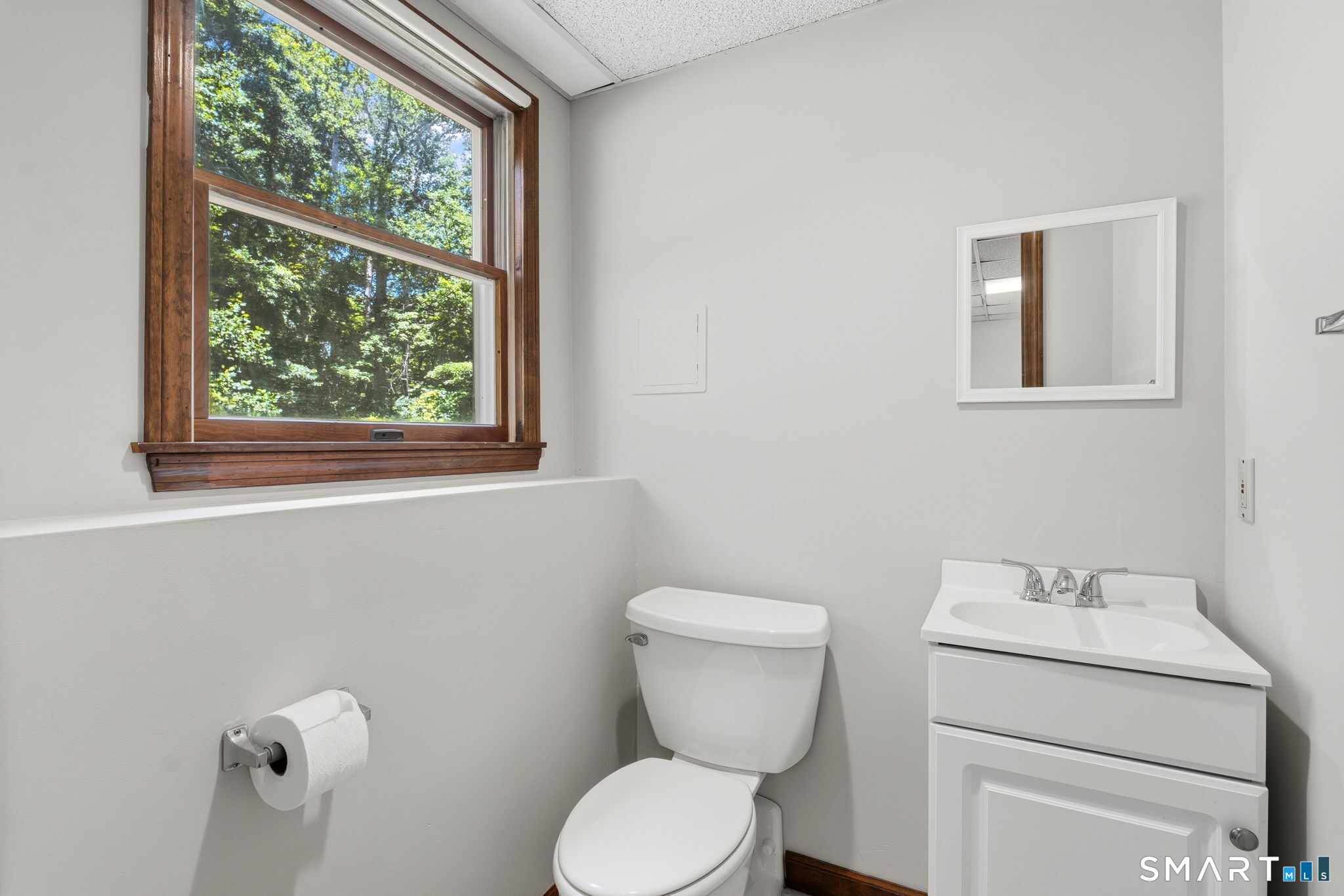 19 Holmes Road East Lyme CT 06333