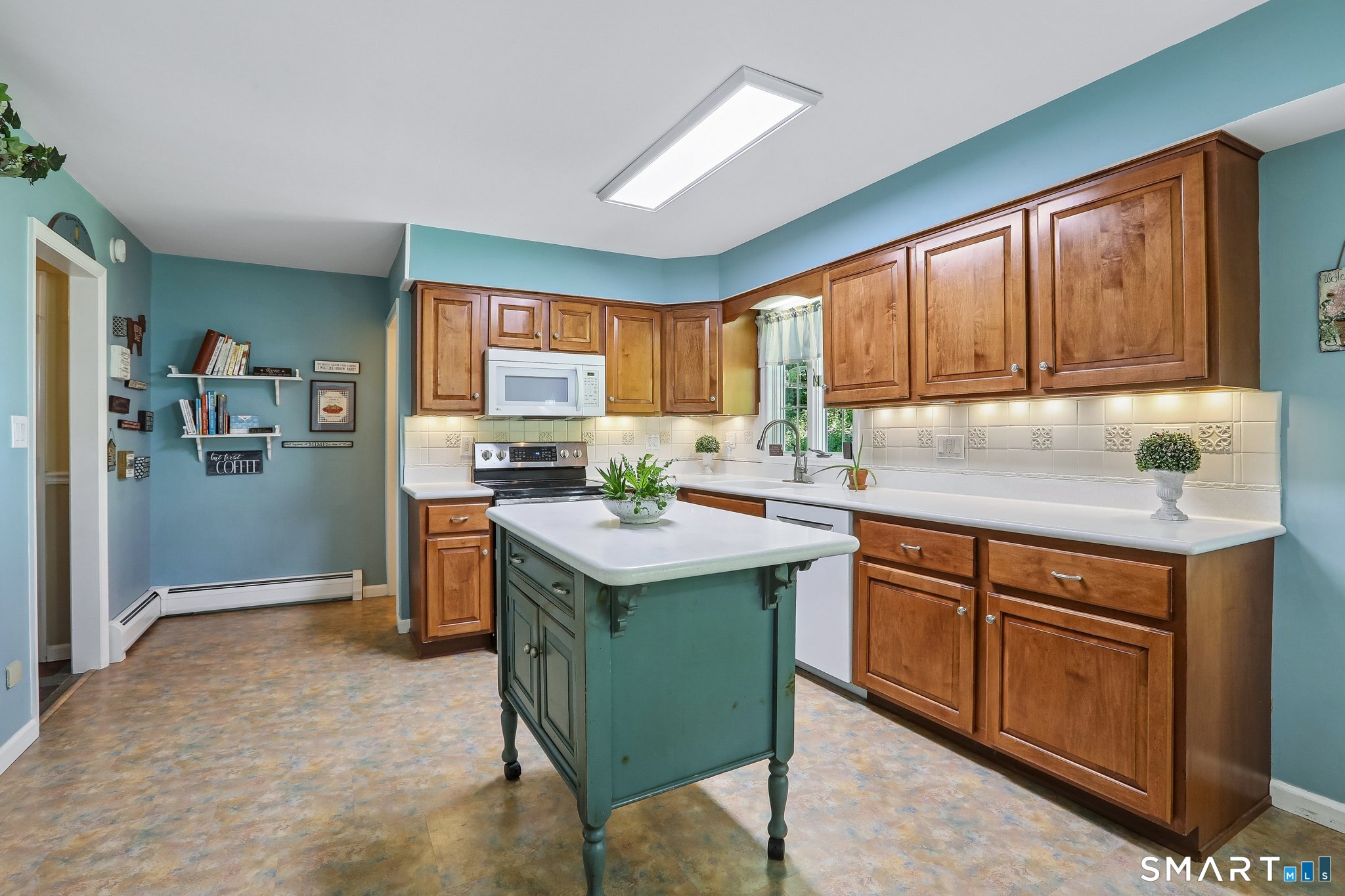 28 Colonial Ridge Drive New Milford CT 06755