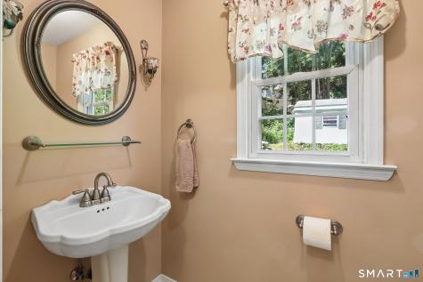 28 Colonial Ridge Drive New Milford CT 06755
