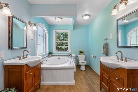 28 Colonial Ridge Drive New Milford CT 06755