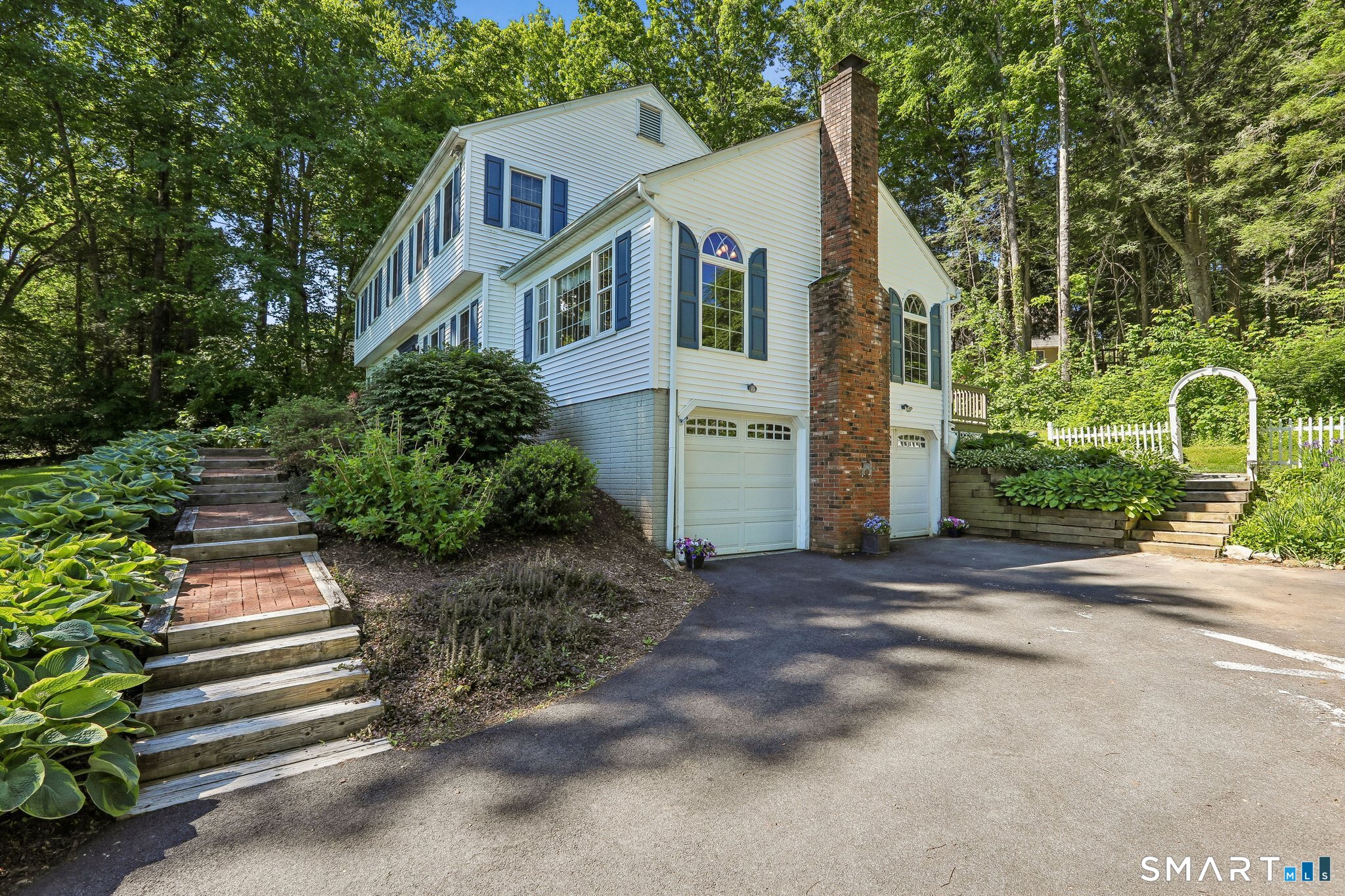 28 Colonial Ridge Drive New Milford CT 06755