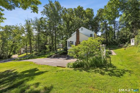 28 Colonial Ridge Drive New Milford CT 06755