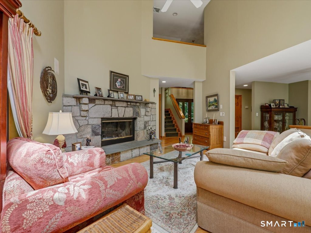 6 Douglas Lane New Fairfield CT 06812