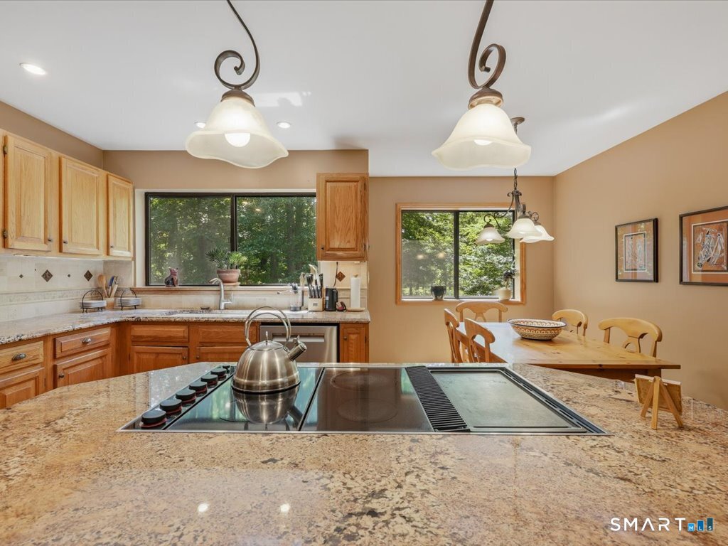 6 Douglas Lane New Fairfield CT 06812