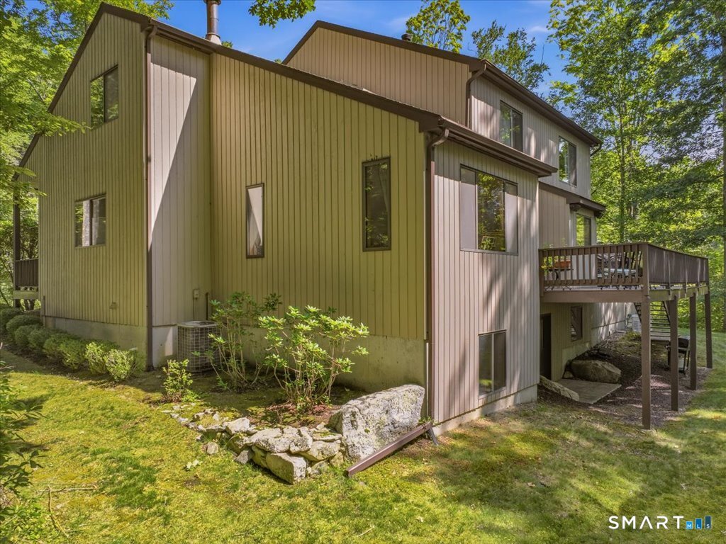 6 Douglas Lane New Fairfield CT 06812