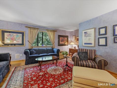 6 Douglas Lane New Fairfield CT 06812