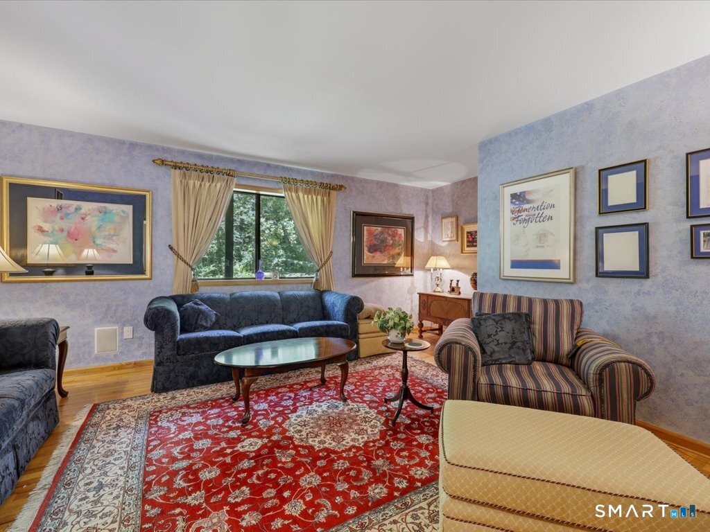 6 Douglas Lane New Fairfield CT 06812
