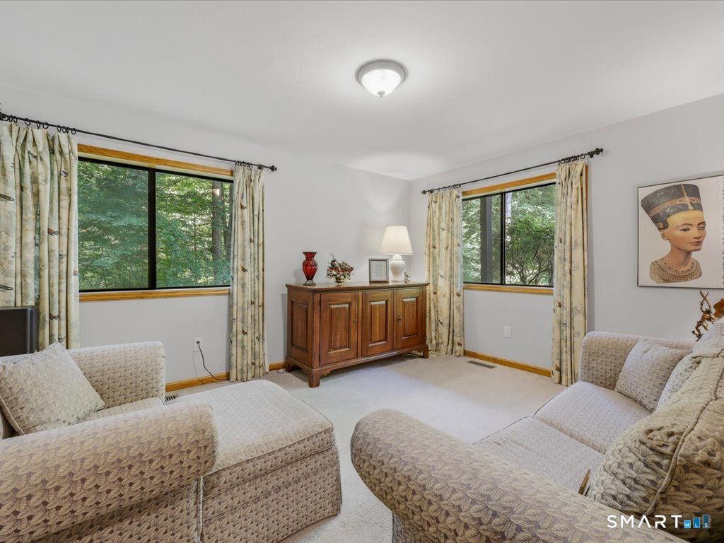 6 Douglas Lane New Fairfield CT 06812